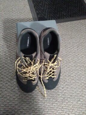 merrell hiking shoes